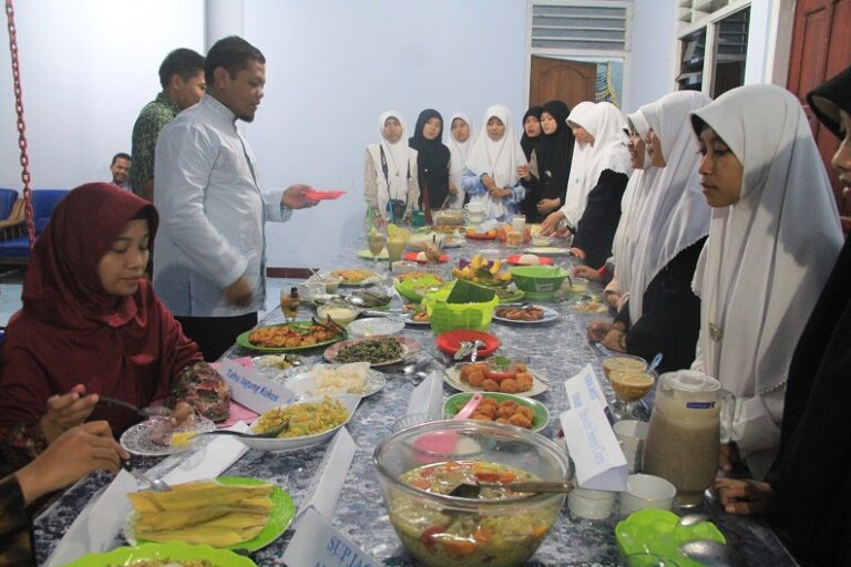 Dema Unida Gontor Putri 3 Gelar Lomba Memasak Antarfakultas