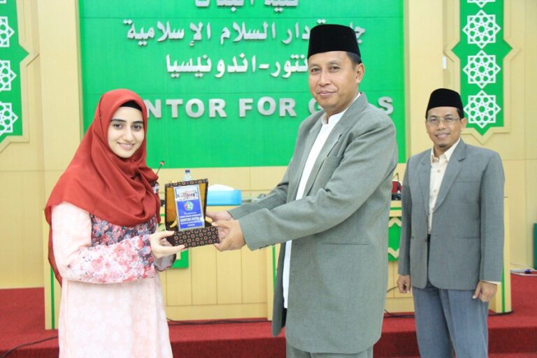 Enam Bulan Belajar, Dua Mahasiswi Turki Akhiri Program dengan Haflah