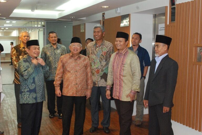 Kiai Hasan Turut Menjadi Narasumber dalam Seminar Nasional di Gedung DPR