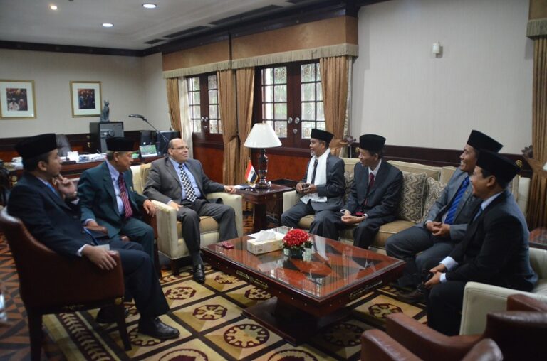 Dubes Bahauddin Bahgat Sambut Hangat Rombongan Gontor di Kedubes Mesir