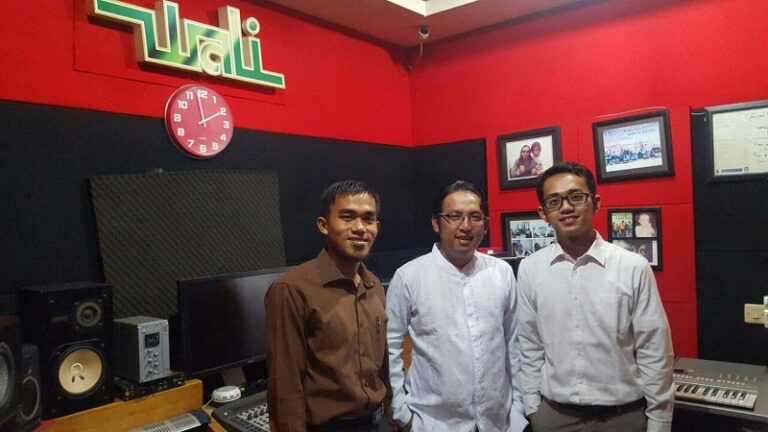 Apoy Wali: Band Pesantren Gak Kalah