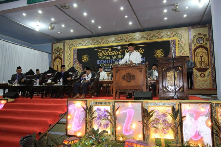 Kapolri Drs. Badrodin Haiti Hadiri Haflatul Wada’ Siswa Akhir KMI 2016