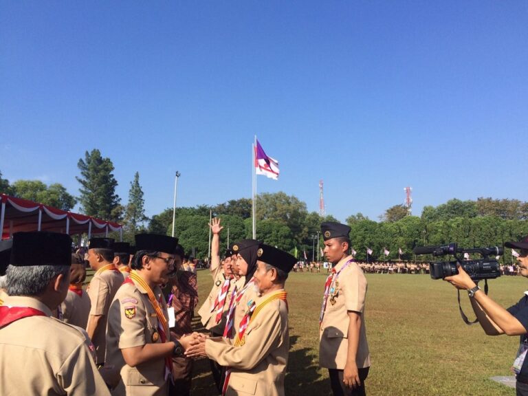Kwarnas Gerakan Pramuka Berikan Penghargaan ‘Lencana Melati’ Ke Pimpinan Pondok Modern Darussalam Gontor