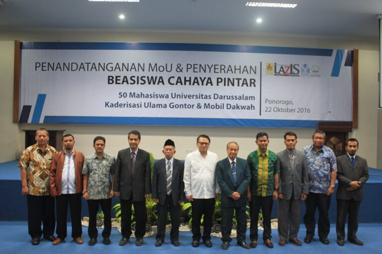 UNIDA Gontor Resmi Terima Beasiswa Cahaya Pintar LAZIS PLN