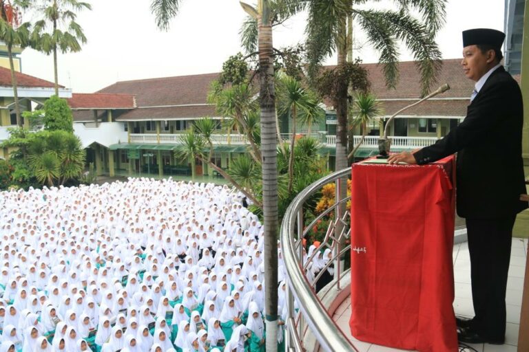 Membentuk Pribadi Yang Unggul Dengan Adanya Ujian Tulis