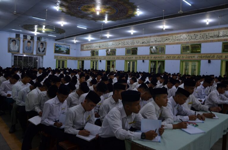 Menyelami Dunia Kitab Kuning Melalui Fathul Kutub