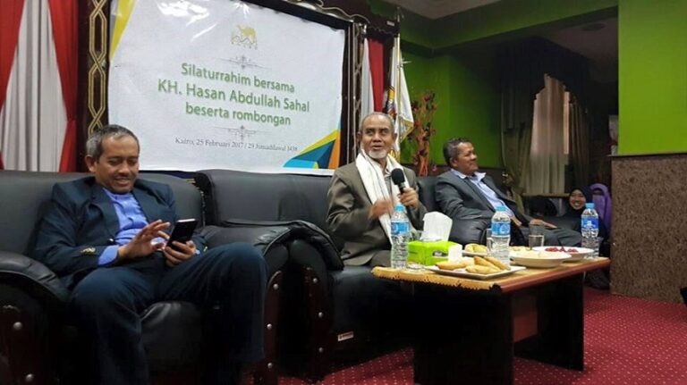 Kiai Hasan Sapa Warga IKPM Kairo