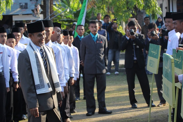  Gontor  Mencerdaskan Kehidupan Umat Bersatu Membina Bangsa 