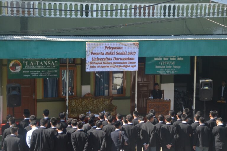 Pelepasan Peserta Bakti Sosial Mahasiswa UNIDA Gontor 2017
