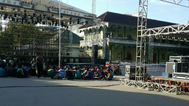 Persiapan Panggung Drama Arena 592