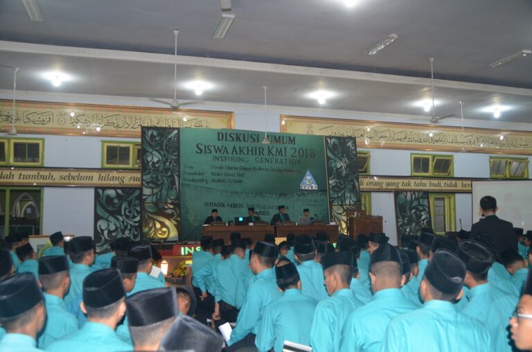 Diskusi Umum Siswa Akhir KMI 2018: Belajar Tanpa Lelah, Berdiskusi Lillah