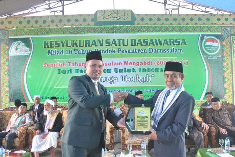 KH. Hasan Abdullah Sahal Hadiri Milad 10 Tahun PP Darussalam Tasikmalaya