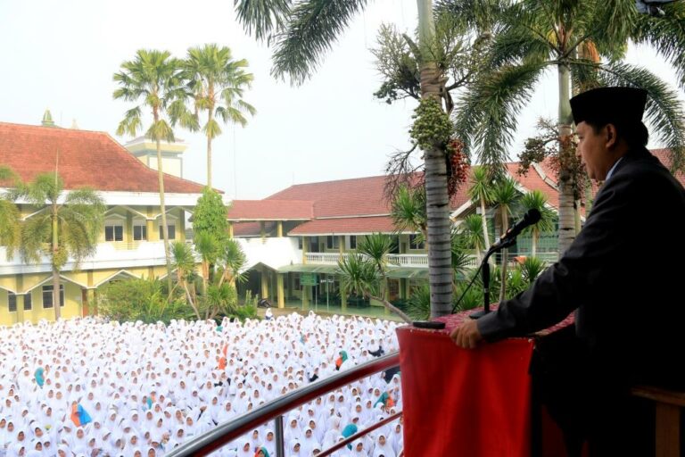 Pembukaan Ujian Tulis Pertengahan Tahun 2017 : Santriwati harus Fokus, Fokus, dan Fokus!