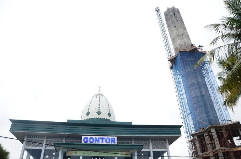 68 % Menara Gontor Rampung
