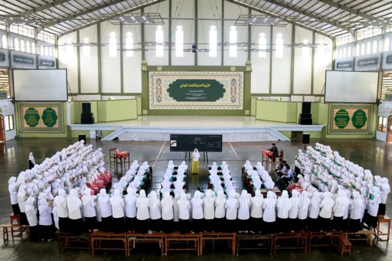 Seluruh Santri dan Guru adakan Kumpul Konsulat Perdana