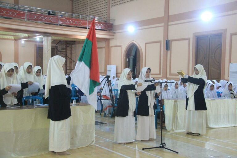 PERGANTIAN PENGURUS DEWAN MAHASISWI UNIDA GONTOR WILAYAH MANTINGAN (Gontor Putri Kampus 1)