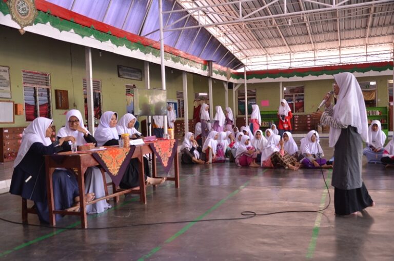 Salurkan Kreativitas Santriwati Melalui Perlombaan Muharram