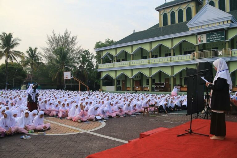 “Tatbiqu-l-Matan”, Perbaiki Tulisan Santri Sejak Dini