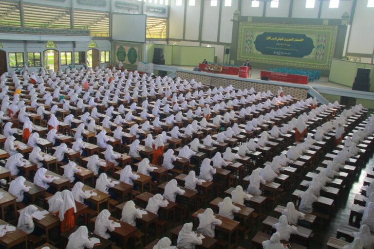 Ujian Siswi Akhir KMI Gelombang Pertama