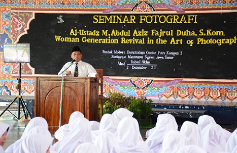 Pembukaan Seminar oleh Bapak Wakil Pengasuh Gontor Putri Kampus 2 Al-Ustadz Umar Said Wijaya, M.Pd
