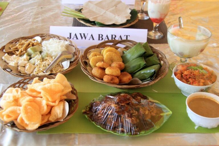TASYAKURAN SISWI AKHIR KMI