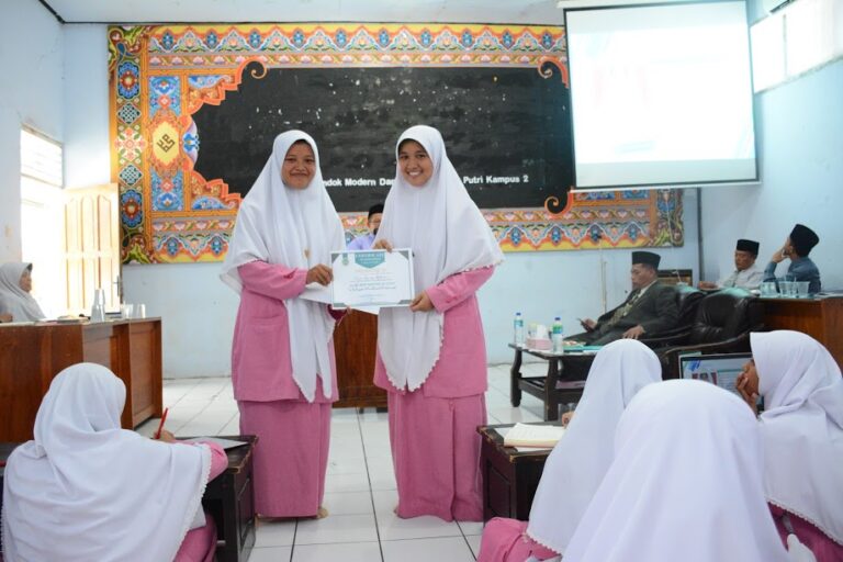 K.H. Syamsul Hadi Abdan: “Bahasa Adalah Mahkota Pondok”