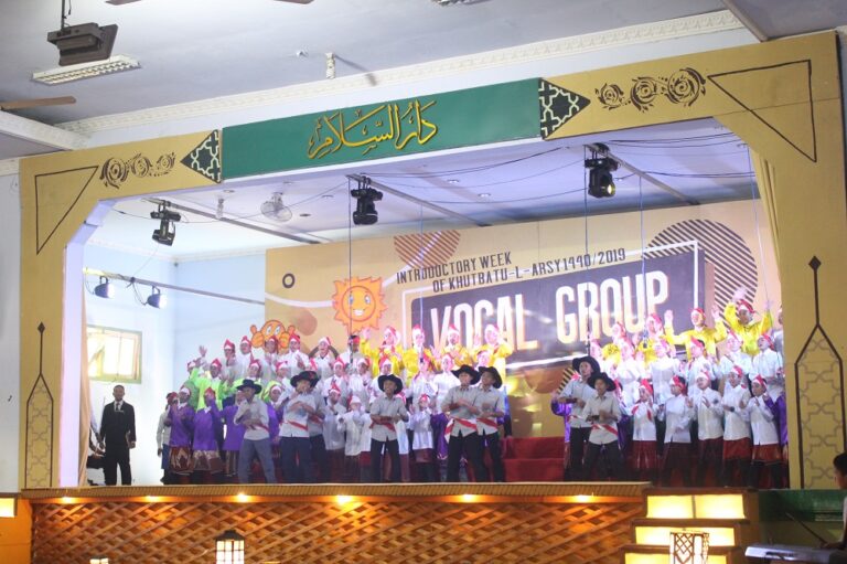 Gontor Gelar Vocal Group Among Hostels