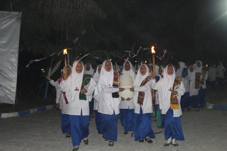 Idul Adha, Api Obor Berkumandang Takbir