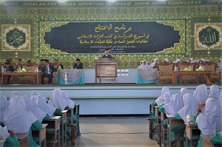 Pembukaan Fathul Kutub Kelas 6 di PMDG Putri Kampus 5