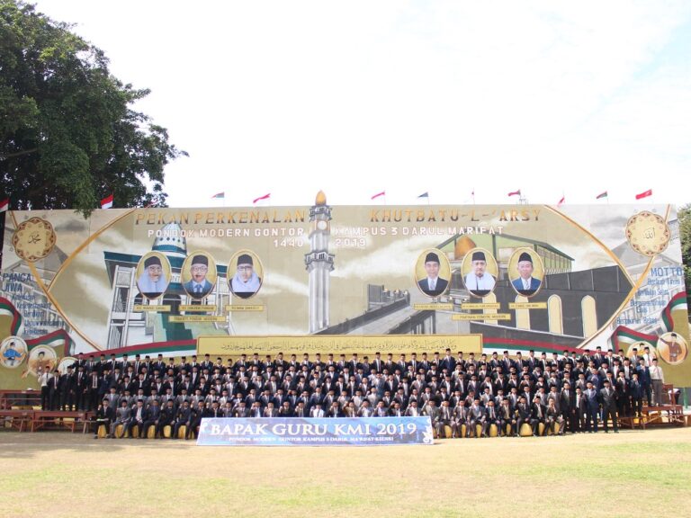 K.H. Hasan Abdullah Sahal menghadiri Khutbatu-l-‘Arsy PMDG kampus 3, Kediri