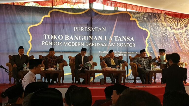 Menjelang Peresmian Toko Bangunan La Tansa Mantingan Ngawi