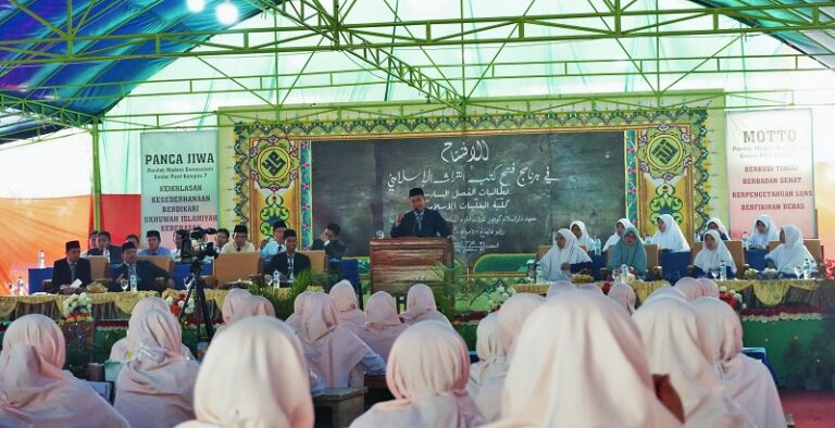 Fathul Kutub, Uji  Kemampuan Berbahasa dan Keilmuan Siswi Akhir