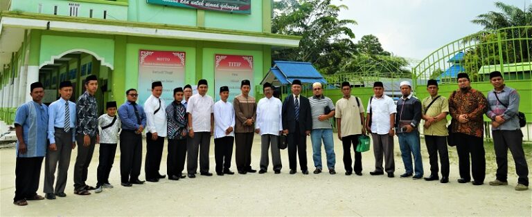 Rombongan Fungsionaris Darul Muttaqien, Bogor, Kunjungi Gontor Putri Kampus 7