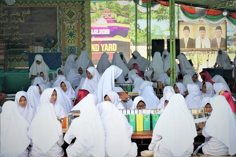 Lewat Fathul Kutub, Khazanah Keilmuan Santriwati Bertambah Luas