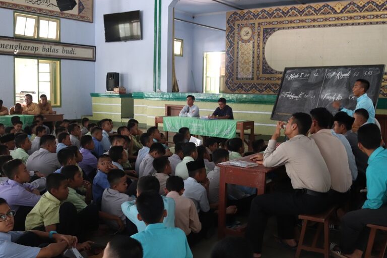 Latih Santri Berdemokrasi, Gontor Adakan Pemilihan Calon Ketua Organisasi