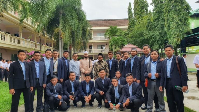 Mahasiswa Ushuluddin Semester 6 Adakan SPL di Negara Siam