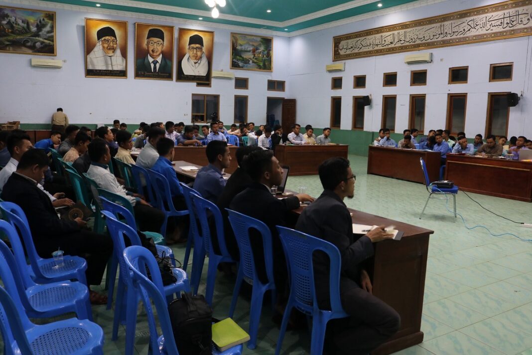 Seminar Akhir Tahun Dewan Mahasiswa (DEMA) Universitas Darussalam Gontor