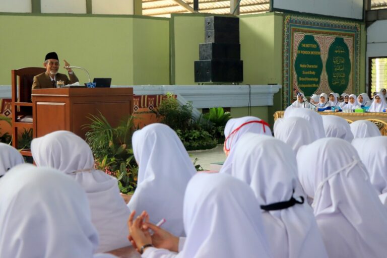 FATHU-L-KUTUB; Bak kebutuhan hidup primer santriwati darussalam