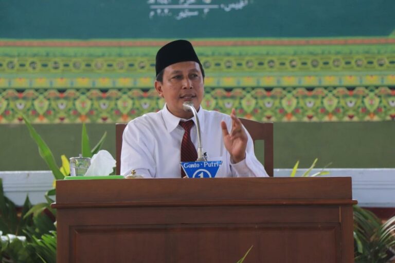 PENGARAHAN FATHU-L-KUTUB; Navigator program pembelajaran santriwati.