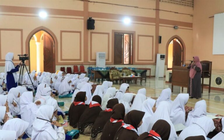 TRAINING PSYCHOLOGY; Pelatihan untuk Menjadi Pembimbing dan Pengurus yang Baik
