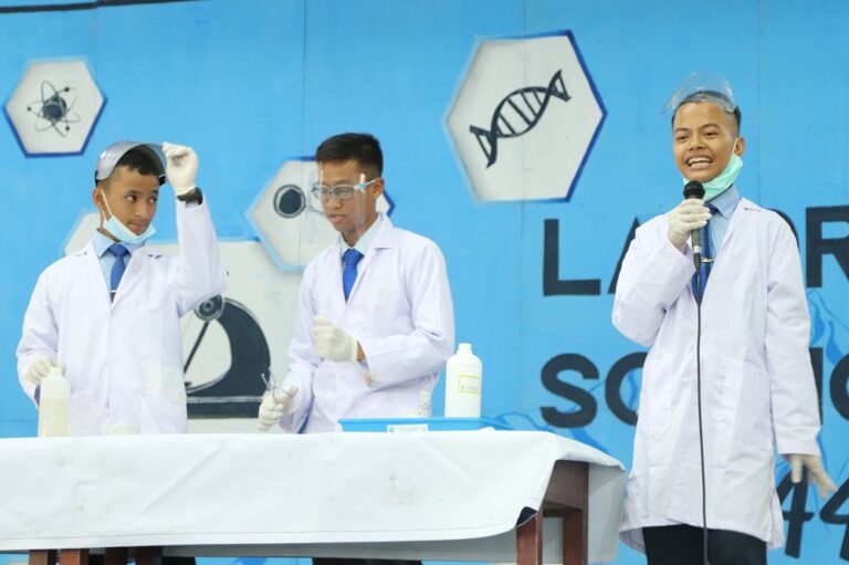 Gontor Kembali Gelar Laboratory Science Expo 2020