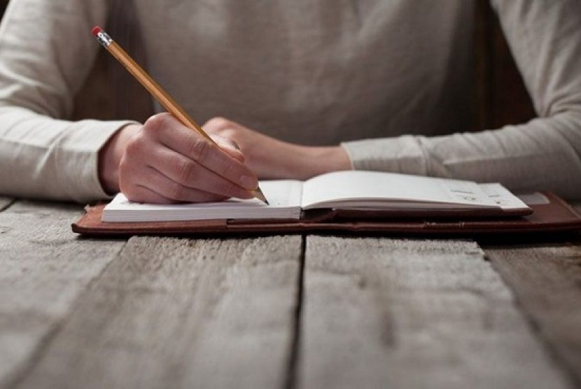Motivasi menulis: Jadilah Produsen Pengetahuan Dengan Menulis!
