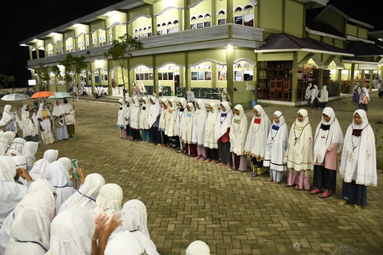Pengestafetan Tongkat Kepengurusan Pada Kader Kelas 4 dan 3 Intensif