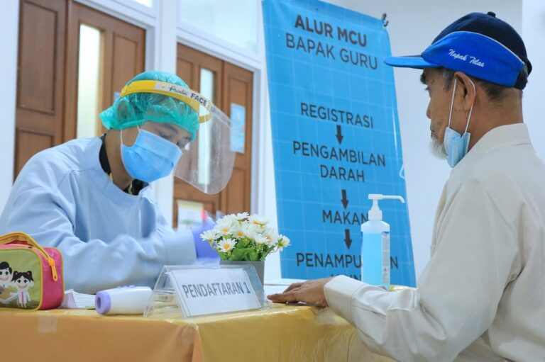 MCU Jaga Kesehatan Bapak dan Ibu Guru Senior