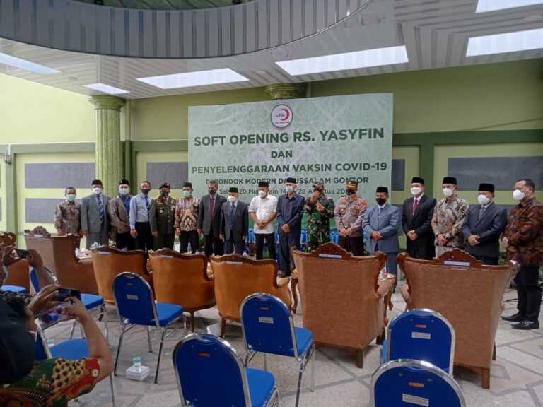 Serius Tangani Kesehatan Santri dan Asatidz, PMDG Gelar Vaksinasi dan Soft Opening RS Yasyfin
