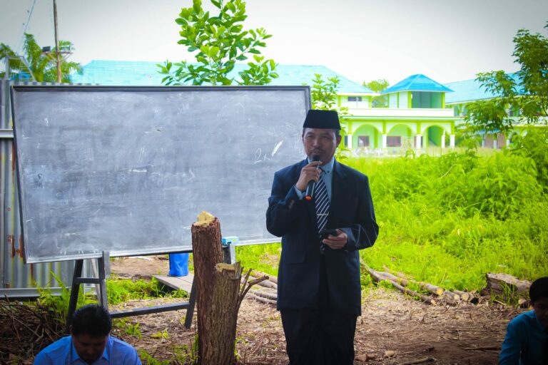 Resmikan Wahana Outbond, Temani Eksplorasi Santriwati