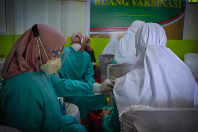 Ikhtiyar Herd Immunity dengan Vaksinasi