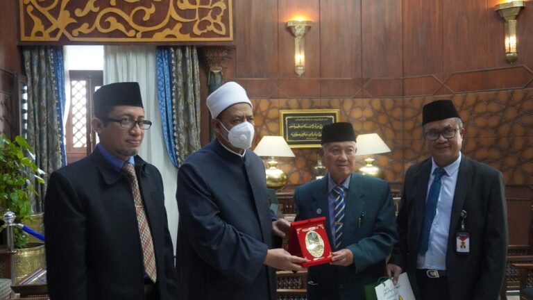 PIMPINAN PONDOK GONTOR DITERIMA GRAND SYAIKH AL-AZHAR