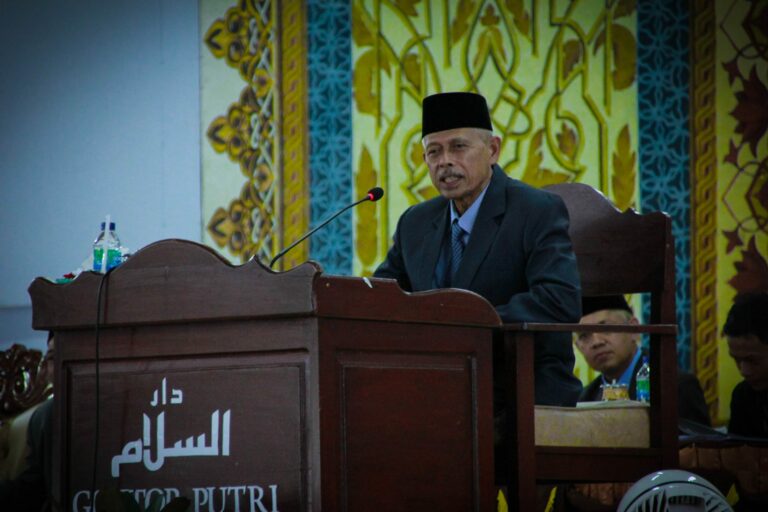 Arahkan Ujian Tulis, Kiai Akrim Mariyat: “Ujian untuk Belajar, Jangan Belajar untuk Ujian”