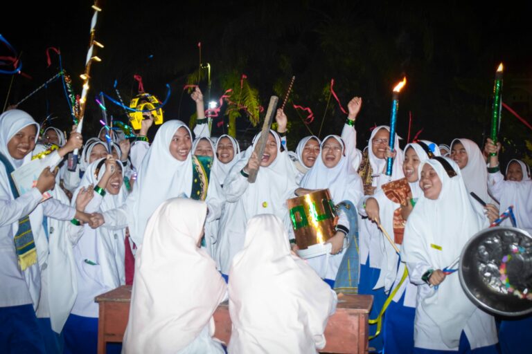 Gema Takbir Berkahi Malam Idul Adha